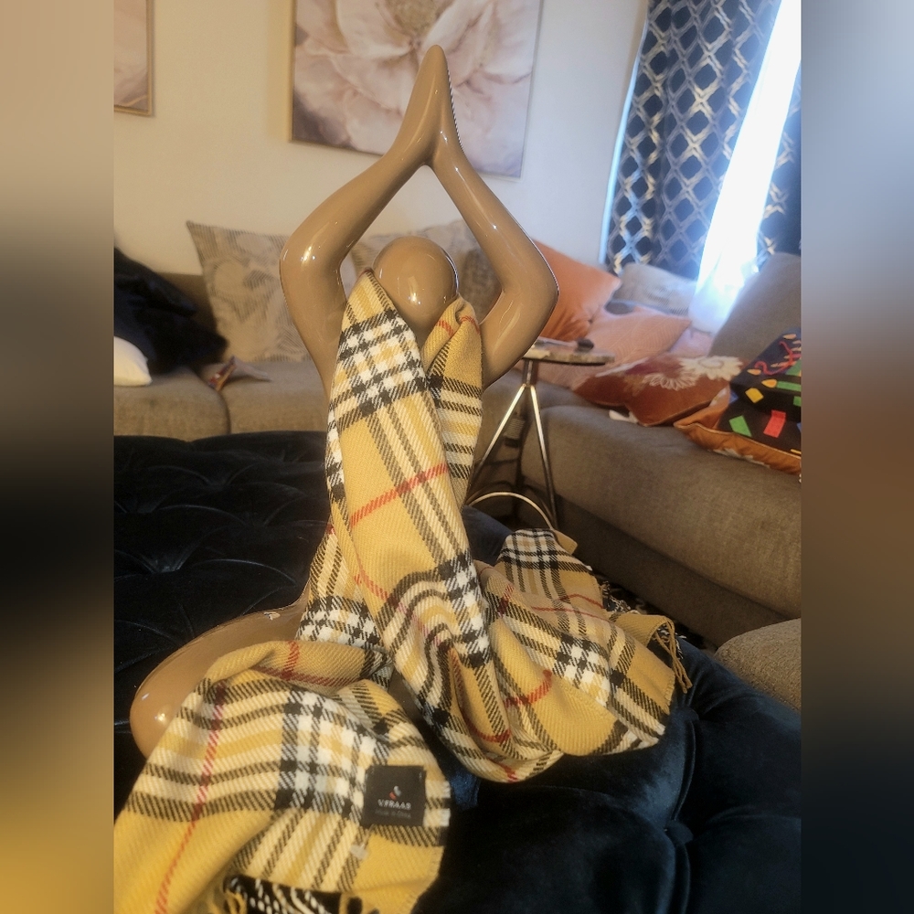 V. Fraas plaid scarf
